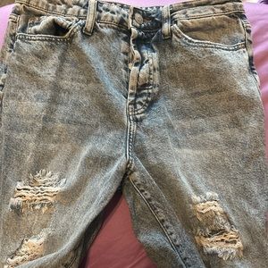 High Wasted Ripped Boyfriend Jeans With Holes